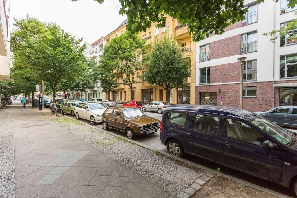 Zentrale Altbauwohnung Im Helmholtzkiez Berlim Exterior foto